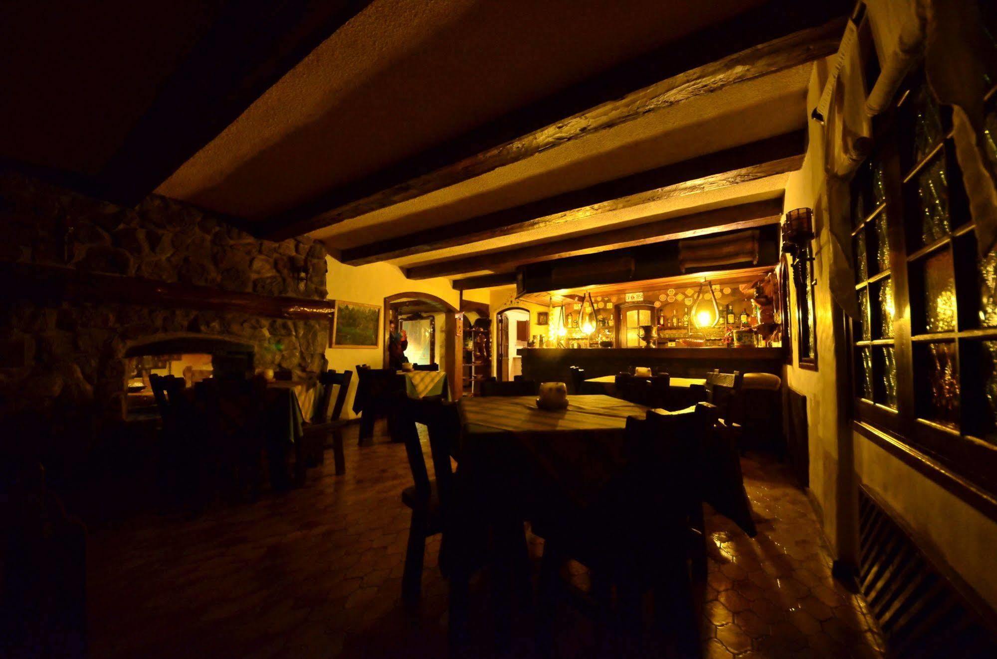 Hosteria La Posta Del Cazador San Martin de los Andes Ngoại thất bức ảnh